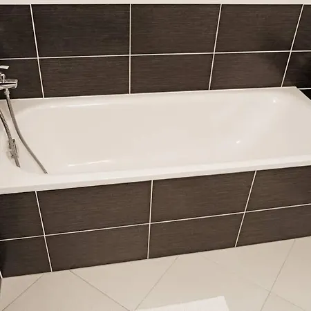 דירה Sublime With Big Terrace פראג